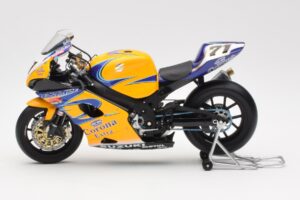 Suzuki GSX-R 1000 Team Alstare Corona Extra Y. Kagayama WSB 2005 Minichamps 1:12 122052271 Metaal
