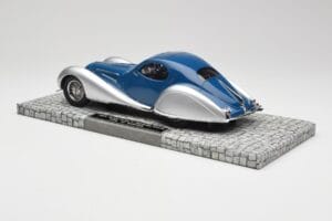 Talbot-Lago T150 C-SS Coupe Blauw Zilver Minichamps 1:18 107117122 Hars — afbeelding 5 van 6