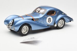 Talbot-Lago T150 C-SS #8 24 Hours of Le Mans 1939 CMC 1:18 M-167 Metaal
