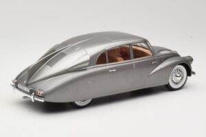 Tatra 87 Grijs MCG 1:18 MCG18068 Metaal — afbeelding 2 van 6