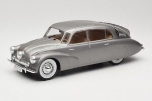 Tatra 87 Grijs MCG 1:18 MCG18068 Metaal