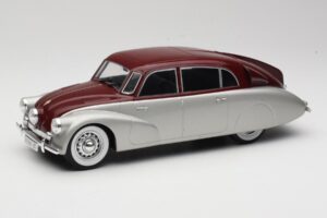 Tatra 87 Zilver & Donkerrood MCG 1:18 MCG18067 Metaal