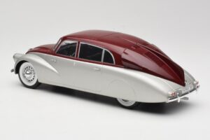 Tatra 87 Zilver & Donkerrood MCG 1:18 MCG18067 Metaal — afbeelding 5 van 6