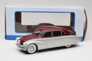 Tatra 87 Zilver & Donkerrood MCG 1:18 MCG18067 Metaal — afbeelding 6 van 6