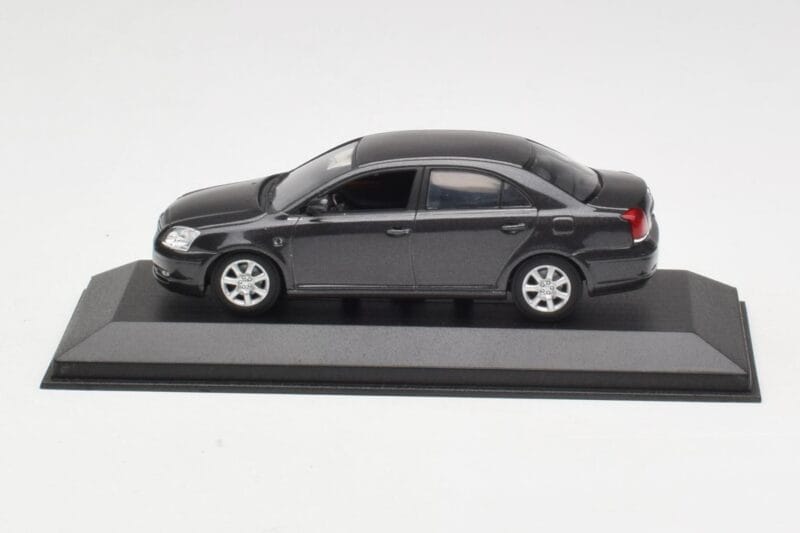 Toyota Avensis T250 Donkergrijs Minichamps 1:43 TOYOTA003 Metaal