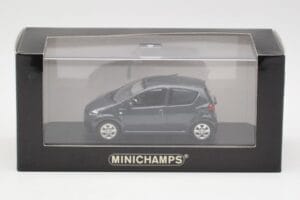 Toyota Aygo AB10 Grey Metallic Minichamps 1:43 AYGO001 Metaal — afbeelding 4 van 4