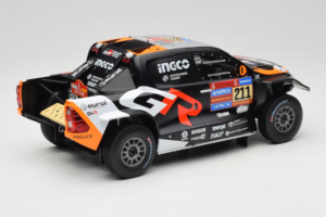 Toyota GR DKR Hilux Evo #211 H. Lategan / B. Cummings Rally Dakar 2025 IXO 1:18 18RMC237 Metaal — afbeelding 2 van 6