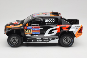 Toyota GR DKR Hilux Evo #211 H. Lategan / B. Cummings Rally Dakar 2025 IXO 1:18 18RMC237 Metaal — afbeelding 3 van 6