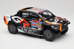 Toyota GR DKR Hilux Evo #211 H. Lategan / B. Cummings Rally Dakar 2025 IXO 1:18 18RMC237 Metaal — afbeelding 4 van 6