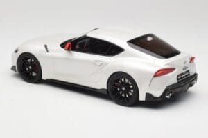 Toyota GR Supra A90 Fuji Speedway Edition White Pearl Metallic GT Spirit 1:18 GT341 Hars — afbeelding 5 van 6