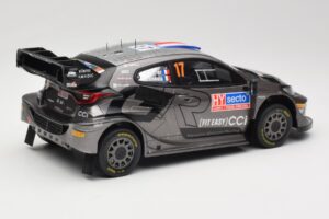 Toyota GR Yaris Rally1 #17 Toyota Gazoo Racing WRT S. Ogier / V. Landais Rally Finland 2024 IXO 1:18 18RMC216 Metaal — afbeelding 2 van 6