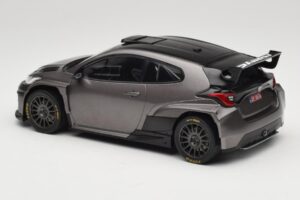 Toyota GR Yaris Rally2 Grijs IXO 1:18 18CMC210 Metaal — afbeelding 5 van 6