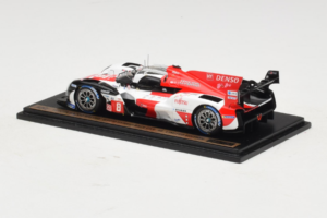 Toyota GR010 Hybrid Hypercar #8 S. Buemi / B. Hartley / R. Hirakawa Toyota Gazoo Racing 24 Hours of Le Mans 2023 Spark 1:43 T — afbeelding 4 van 4