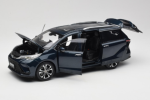 Toyota Granvia Donkerblauw OEM 1:18 FCL22GR803 Metaal — afbeelding 2 van 8