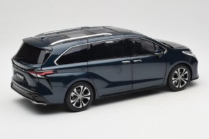 Toyota Granvia Donkerblauw OEM 1:18 FCL22GR803 Metaal — afbeelding 3 van 8