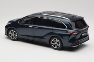 Toyota Granvia Donkerblauw OEM 1:18 FCL22GR803 Metaal — afbeelding 7 van 8