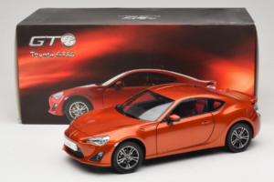 Toyota GT86 Rood Century Dragon 1:18 CD01 Metaal — afbeelding 8 van 8