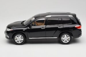 Toyota Highlander XU40 Zwart Paudi Model 1:18 2043612-B1 Metaal — afbeelding 4 van 8