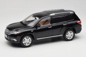 Toyota Highlander XU40 Zwart Paudi Model 1:18 2043612-B1 Metaal