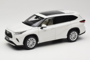 Toyota Highlander XU70 Wit OEM 1:18 26071-2011 Metaal