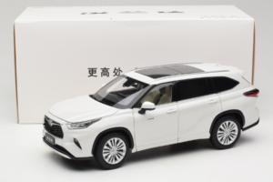 Toyota Highlander XU70 Wit OEM 1:18 26071-2011 Metaal — afbeelding 8 van 8