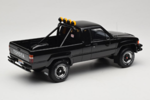 Toyota Hilux N60 SR5 Pickup Zwart Otto 1:18 OT481B Hars — afbeelding 2 van 6
