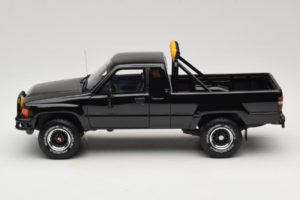 Toyota Hilux N60 SR5 Pickup Zwart Otto 1:18 OT481B Hars — afbeelding 3 van 6