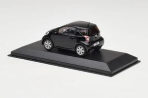 Toyota iQ Zwart Mica Minichamps 1:43 403166803 Metaal — afbeelding 3 van 4