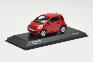 Toyota iQ Rood Minichamps 1:43 400166800 Metaal — afbeelding 2 van 4