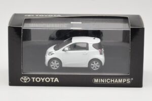 Toyota iQ Wit Minichamps 1:43 TOYOTA009 Metaal — afbeelding 4 van 4