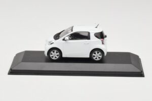 Toyota iQ Wit Minichamps 1:43 TOYOTA009 Metaal