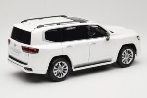 Toyota Land Cruiser J300 ZX Wit LCD 1:18 LCD18013-ZX-WH Metaal — afbeelding 3 van 8