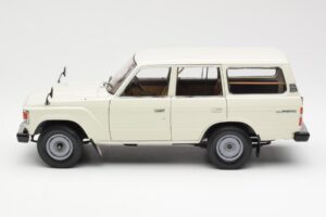 Toyota Land Cruiser J60 Wit Kyosho 1:18 08956W Metaal — afbeelding 4 van 8