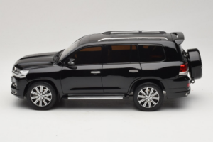 Toyota Land Cruiser LC200 Zwart Kengfai 1:18 KF024-13 Metaal — afbeelding 4 van 8
