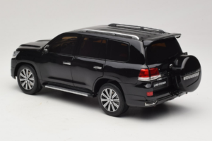 Toyota Land Cruiser LC200 Zwart Kengfai 1:18 KF024-13 Metaal — afbeelding 7 van 8