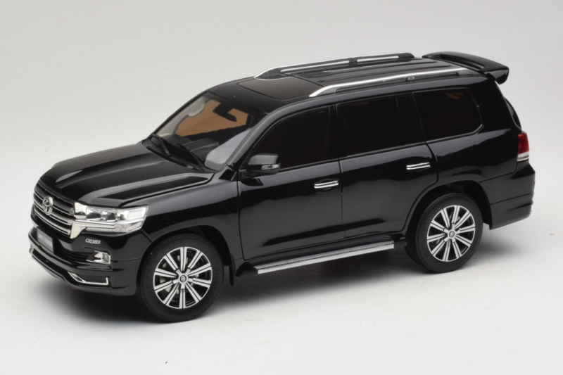 Toyota Land Cruiser LC200 Zwart Kengfai 1:18 KF024-13 Metaal