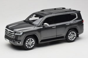 Toyota Land Cruiser LC300 ZX Grijs LCD 1:18 LCD18013-ZX-GR Metaal