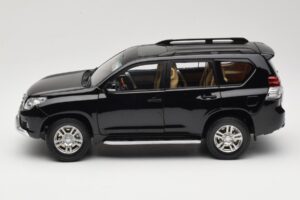 Toyota Land Cruiser Prado J150 Zwart Paudi Model 1:18 623132-BK Metaal — afbeelding 4 van 8