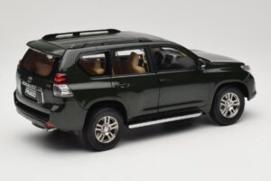 Toyota Land Cruiser Prado J150 Groen Paudi Model 1:18 623132-GR Metaal — afbeelding 3 van 8
