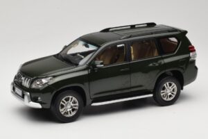 Toyota Land Cruiser Prado J150 Groen Paudi Model 1:18 623132-GR Metaal