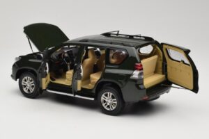 Toyota Land Cruiser Prado J150 Groen Paudi Model 1:18 623132-GR Metaal — afbeelding 5 van 8