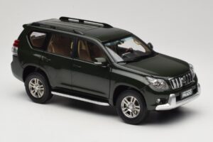 Toyota Land Cruiser Prado J150 Groen Paudi Model 1:18 623132-GR Metaal — afbeelding 6 van 8