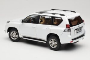 Toyota Land Cruiser Prado J150 Wit Paudi Model 1:18 623132-WH Metaal — afbeelding 7 van 8