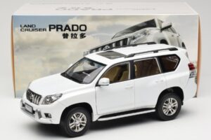 Toyota Land Cruiser Prado J150 Wit Paudi Model 1:18 623132-WH Metaal — afbeelding 8 van 8