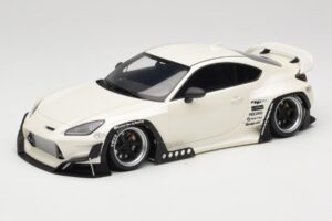 Toyota Pandem GR86 ZN8 Crystal White GT Spirit 1:18 GT498 Hars