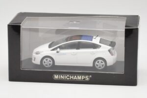 Toyota Prius XW30 Super Wit Minichamps 1:43 PRIUS001 Metaal — afbeelding 4 van 4