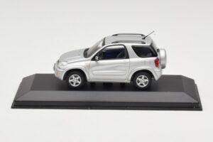 Toyota RAV4 XA20 Zilver Licht Interieur Minichamps 1:43 31434205 Metaal