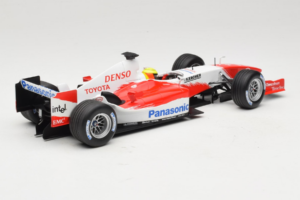 Toyota TF105 #17 R. Schumacher Panasonic Toyota Racing Showcar 2005 Minichamps 1:18 100050087 Metaal — afbeelding 2 van 7