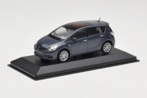 Toyota Verso Grey Metallic Minichamps 1:43 TOYOTA011 Metaal — afbeelding 2 van 4