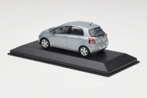 Toyota Yaris Mk2 Glacier Blauw Minichamps 1:43 TOYOTA001 Metaal — afbeelding 3 van 4